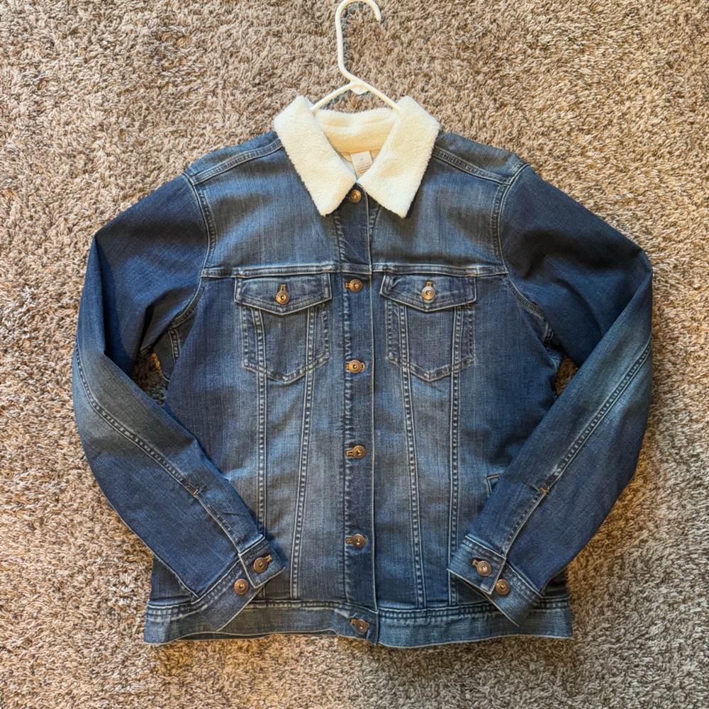 Duluth Trading Co. Women's Sherpa Lined Denim Jacket - Picture 3 of 6